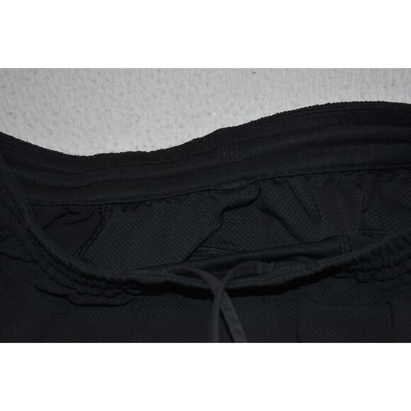 Lululemon Mens Size Small Tapered Engineered Elements Cargo Pant Black LM5AACS - Picture 7 of 10